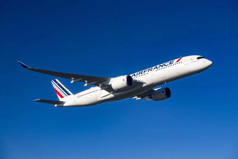 Air France: An Analyst's Review of Flights, Fares, and the Business Class Experience